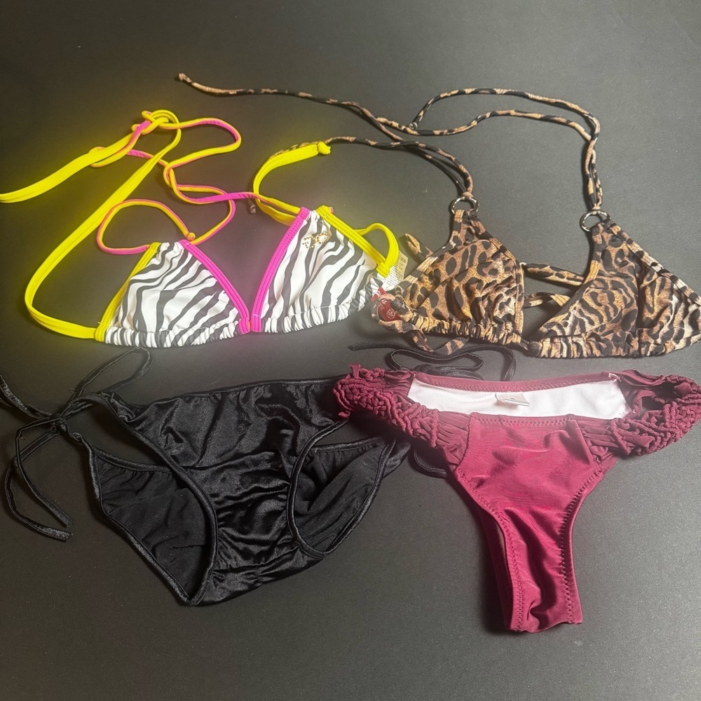 Bikini Bundle 4 Piece Set Guess + Mix Match Triangle Tops & Bottoms Small (Lot)
